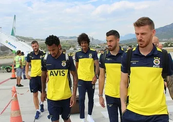 Fenerbahçe kafilesi Antalya'ya geldi