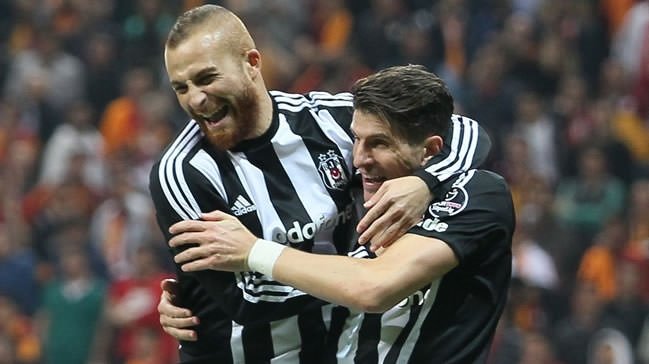 Gökhan Töre ve Mario Gomez Beşiktaş’a dönüyor