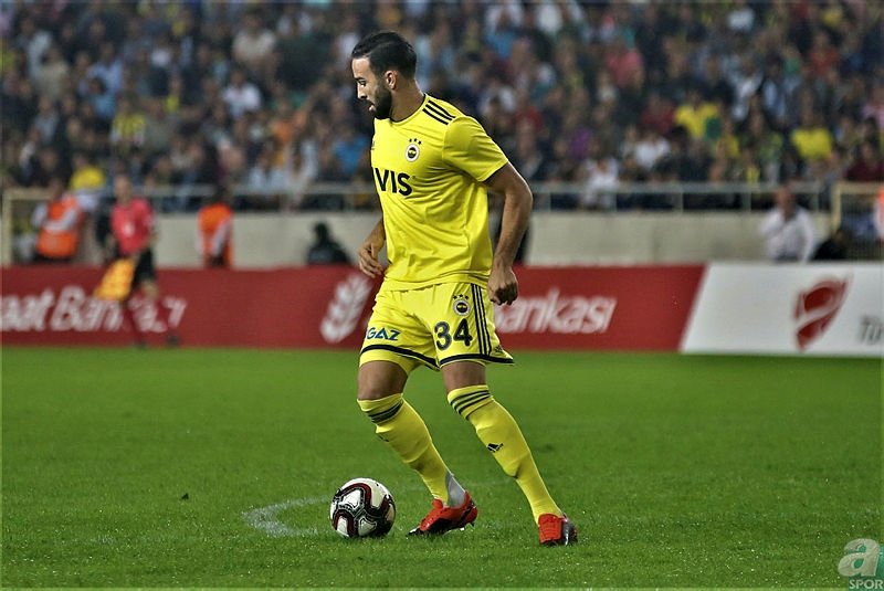 Fenerbahçe’de 4 ayrılık 1 transfer! İmzalar atılıyor