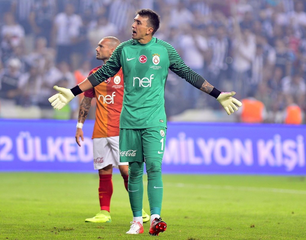 Muslera çalım attı taraftar çıldırdı