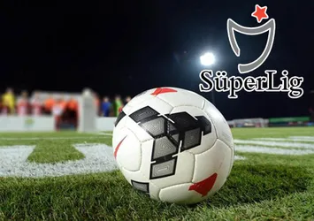 Süper Lig ekibi bombayı patlattı! Yıldız golcü imzayı attı...