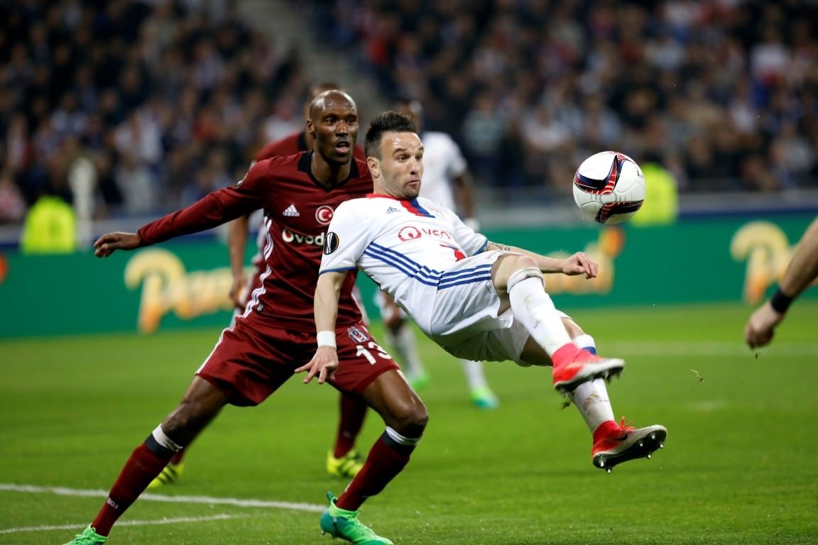 Mathieu Valbuena, Cuma günü imzalıyor