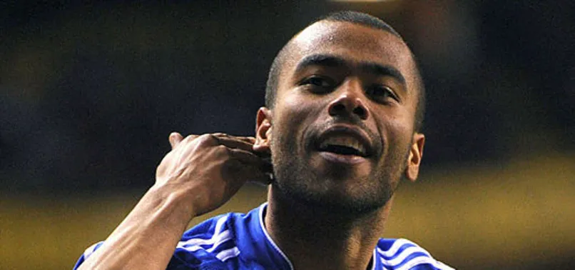 Ashley Cole futbolu bıraktı