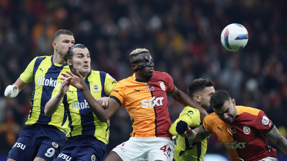 Fenerbahçe mi Galatasaray mı? Yapay zeka Süper Lig şampiyonunu açıkladı! Fenerbahçe mi Galatasaray mı? Yapay zeka Süper Lig şampiyonunu açıkladı!
