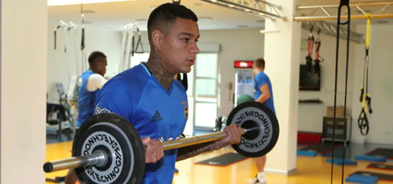 Gregory van der Wiel hazırlıklara başladı