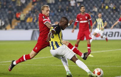 Fenerbahçe Royal Antwerp karşısında penaltı kazandı! İşte o pozisyon...