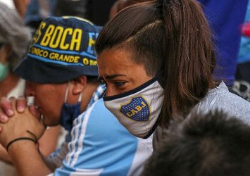 Maradona'nın ölümünün ardından gözyaşları sel oldu!