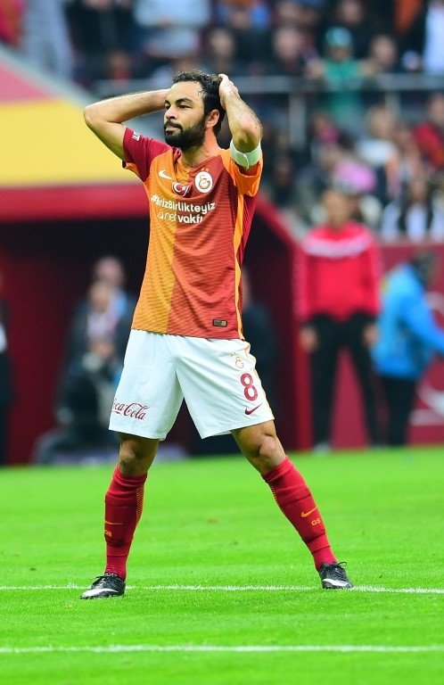 Selçuk İnan’da yolcular arasında!