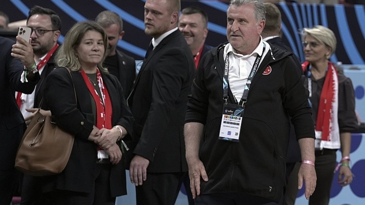 Osman Aşkın Bak: Oyuncularımızla gurur duyuyoruz Osman Aşkın Bak: Oyuncularımızla gurur duyuyoruz