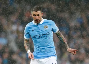 Kolarov Fenerbahçe için resti çekti!