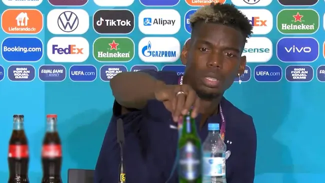 Son dakika EURO 2020 haberi: Cristiano Ronaldo'dan sonra Paul Pogba da yaptı! Alkol şişesini alıp... - 1