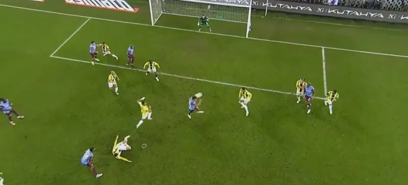 Trabzonspor'da Okay Yokuşlu attı hakem iptal etti! İşte o pozisyon... - 3