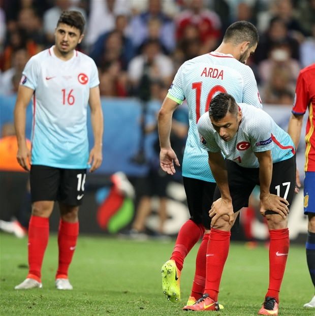 İtalya yenildi sosyal medya karıştı!