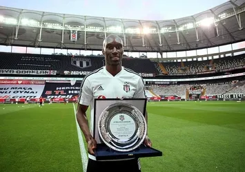 Atiba Hutchinson yeniden anlaştı