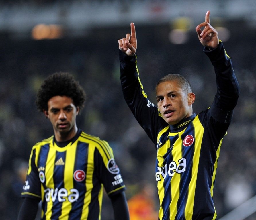 Alex de Souza ağzını fena bozdu!