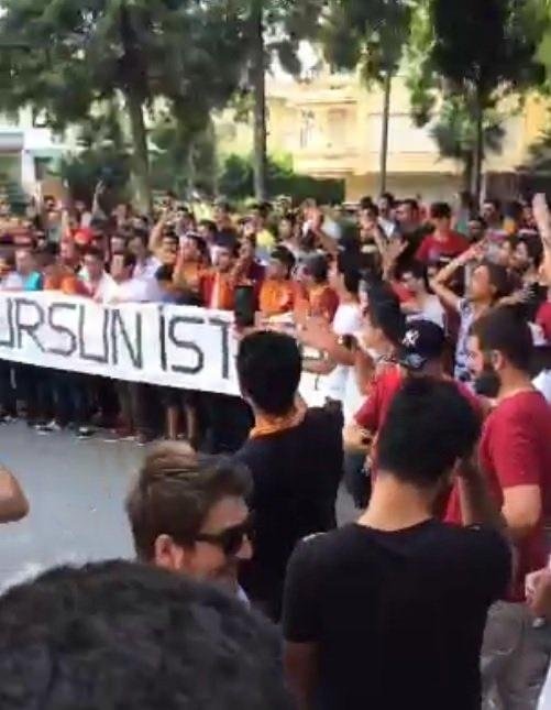 Florya’da Dursun Özbek istifa sesleri!