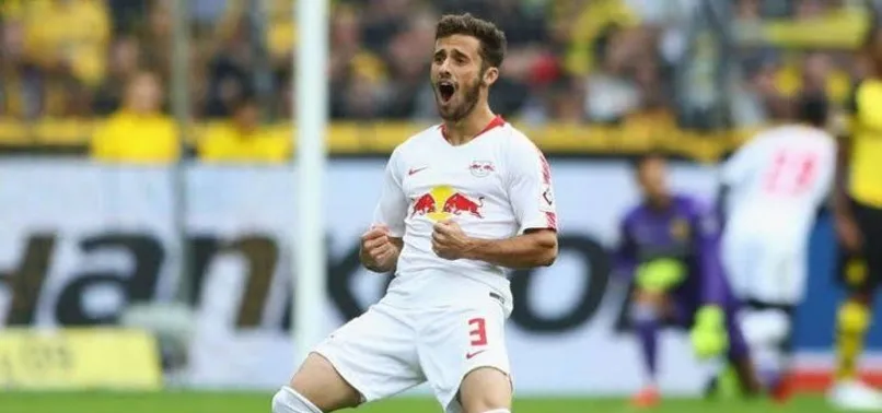 Saracchi Nagatomo'yu solladı