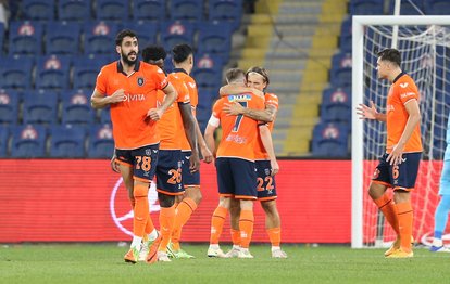 Son dakika spor haberi: Başakşehir - Fenerbahçe maçına Edin Visca damga vurdu!