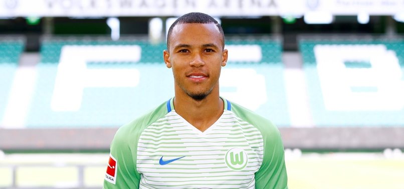 Wolfsburg Tisserand transferini duyurdu. Sözleşme 3+1 yıllık