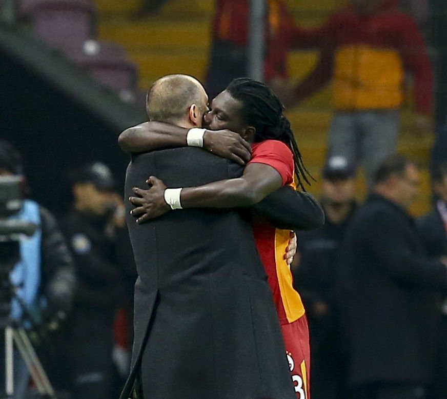 Tudor’un vedasında şok an!