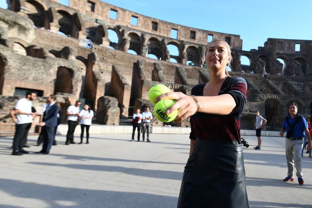 Sharapova, Kolezyum’u gezdi