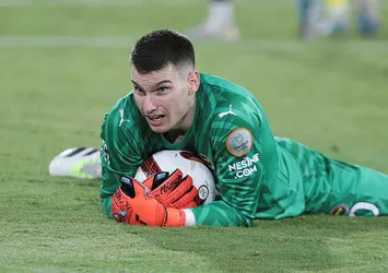 Kanarya 4 maç sonra gol yedi!