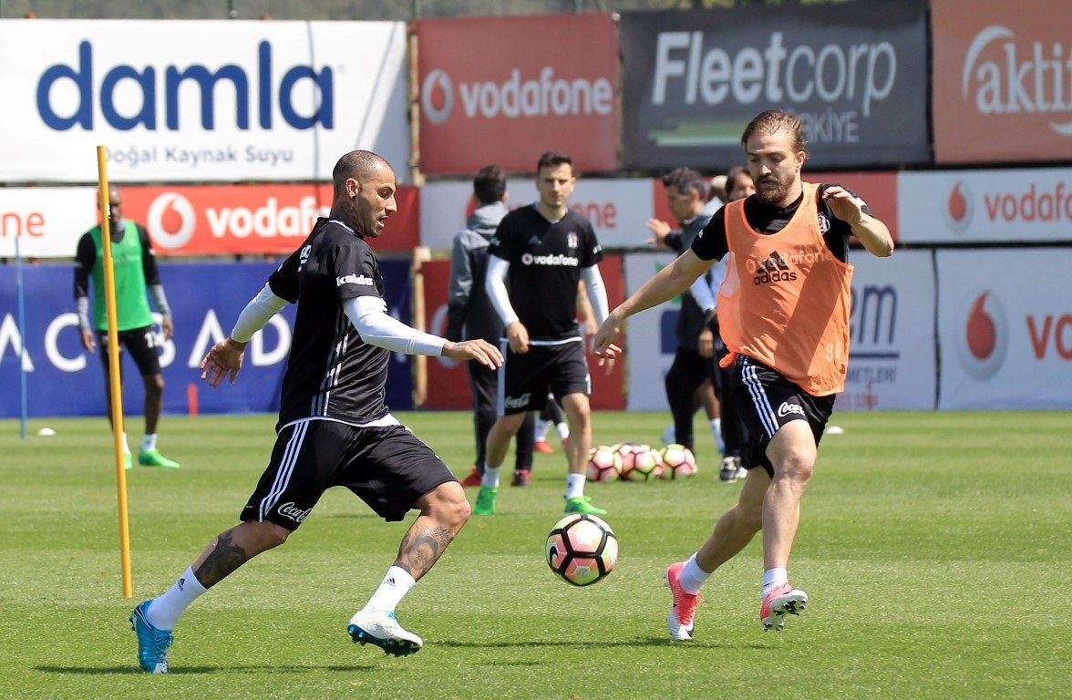Caner Erkin ile Ersan Gülüm arasında gerginlik