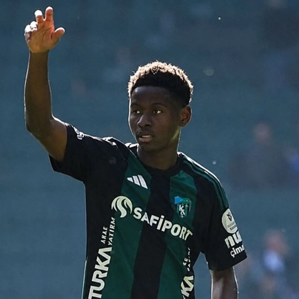 Kocaelispor Başkanı Durul'dan Keita Açıklaması: "Bir Kıza Aşık Olmuş, Yurt Dışına Kaçmış!"