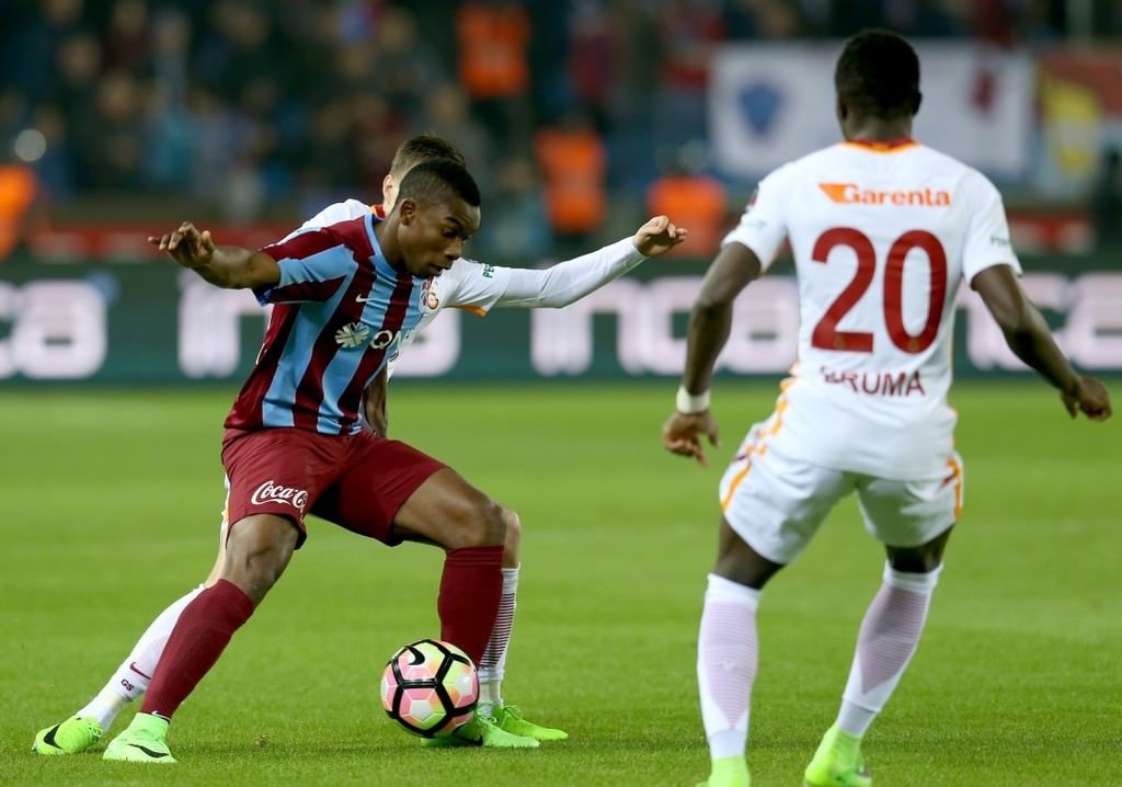Trabzonspor-Galatasaray karşılaşmasından kareler