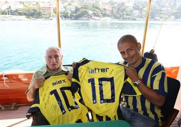 Alex’ten Lefterli bayram kutlaması