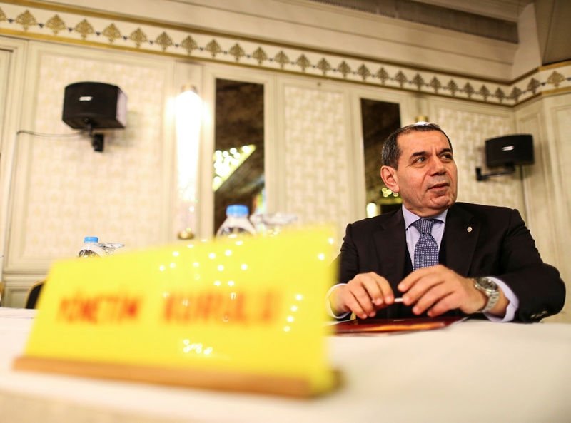 Galatasaray’da taşlar yerinden oynadı