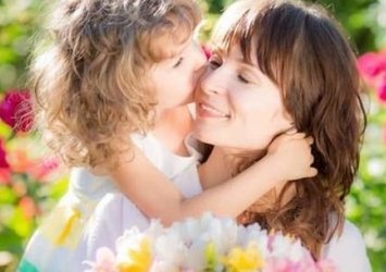 En güzel Anneler Günü mesajları! Kargo ve çiçekçiler...