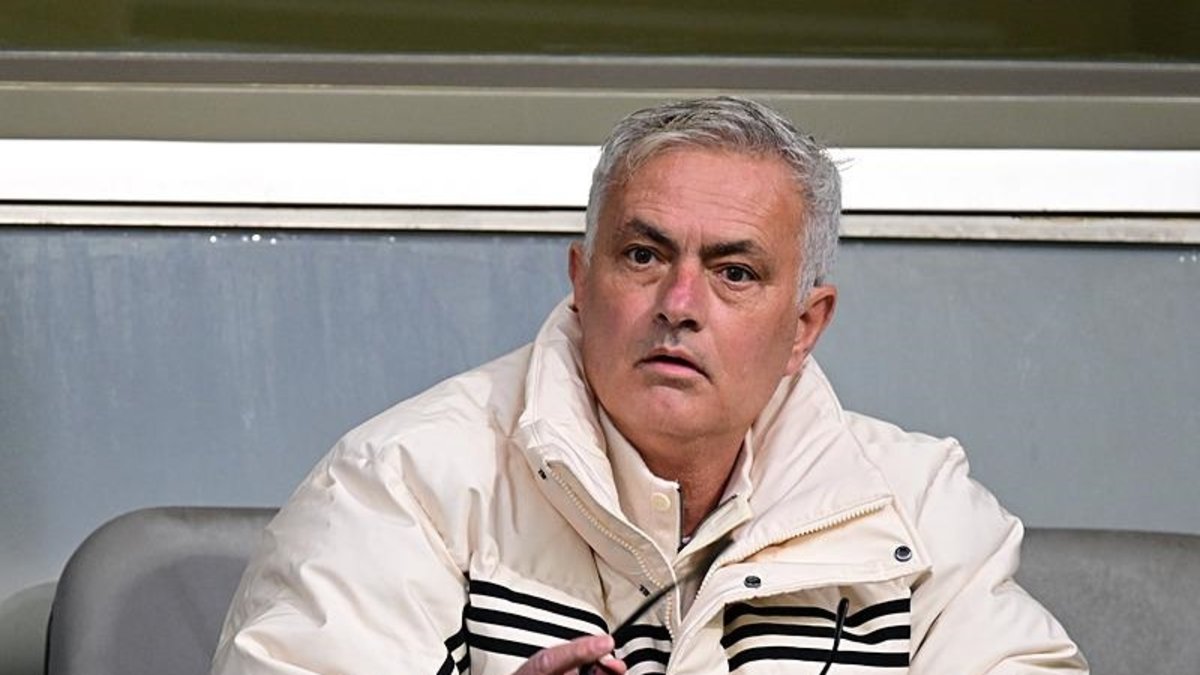 Fenerbahçe'de Galatasaray derbisi öncesi kritik viraj! İşte Mourinho'nun Kasımpaşa maçı 11'i Fenerbahçe'de Galatasaray derbisi öncesi kritik viraj! İşte Mourinho'nun Kasımpaşa maçı 11'i