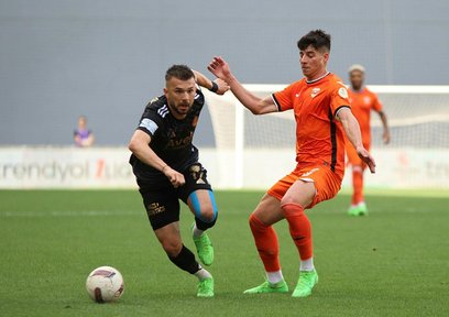 Adana deplasmanda kazandı