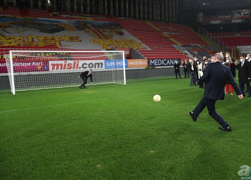 Başkan Recep Tayyip Erdoğan sahalara indi! Durmak yok gollere devam