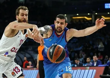 Anadolu Efes son topta yıkıldı