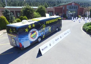 Fenerbahçe Futbol Takımı'na yeni otobüs