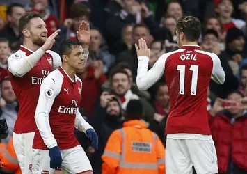 Derbinin galibi Arsenal