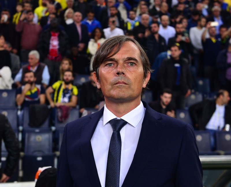 Flaş iddia! Phillip Cocu’ya iki talip var