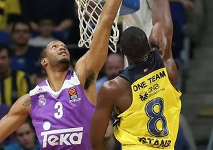 Fenerbahçe, Real Madrid'i mağlup etti