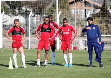 Lider Sivasspor dolu dizgin