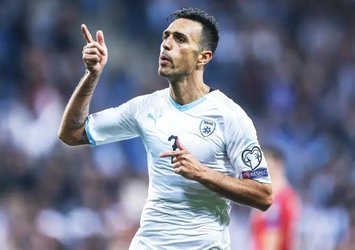 Eran Zahavi imzayı attı! Yeni takımından F.Bahçe göndermesi