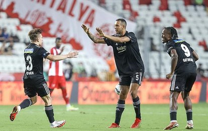 Beşiktaş’ta Rıdvan Yılmaz Antalyaspor galibiyetinin fitilini ateşledi!