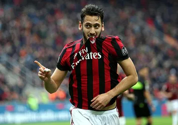 Hakan Çalhanoğlu'ndan ayrılık açıklaması!