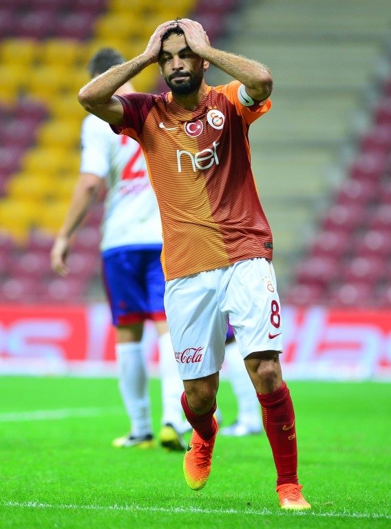 Selçuk İnan’da yolcular arasında!
