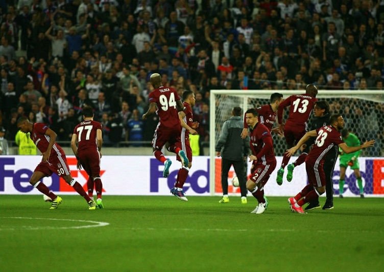 Lyon - Beşiktaş maçına damga vuran kare
