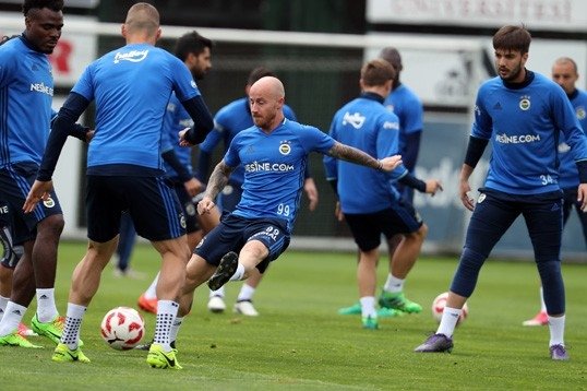 Fenerbahçe idmanında Lens şov yaptı