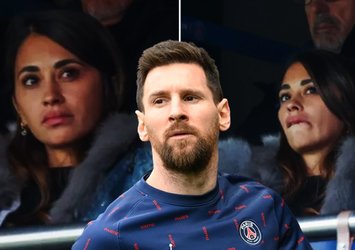 Messi ıslıklandı eşi gözyaşlarına boğuldu!