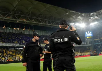 Fenerbahçe-Beşiktaş maçında flaş gelişme!