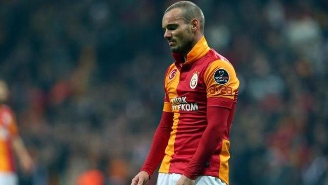 Galatasaray’da Sneijder depremi!